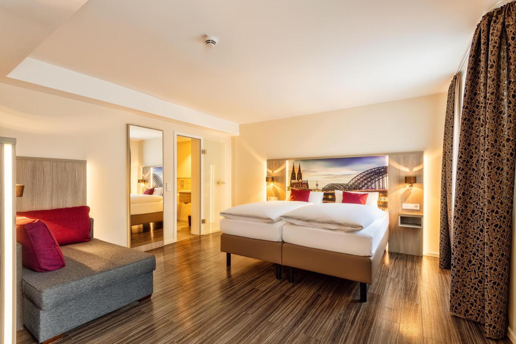Hotel Cityclass Caprice Am Dom - Superior 3*
