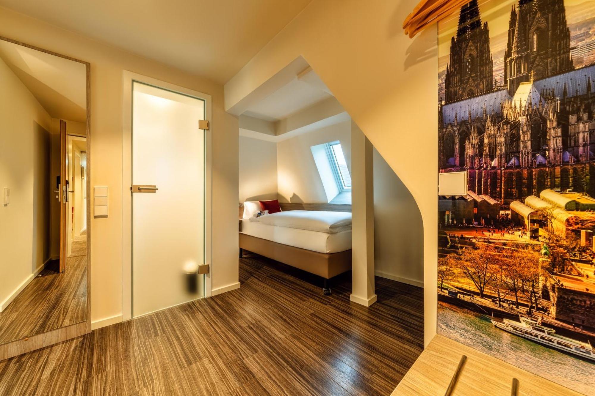 Hotel Cityclass Caprice Am Dom - Superior 3*